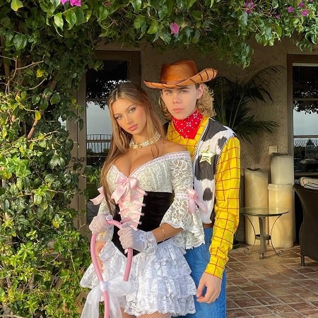 Katarina and her boyfriend are in a Halloween costume
